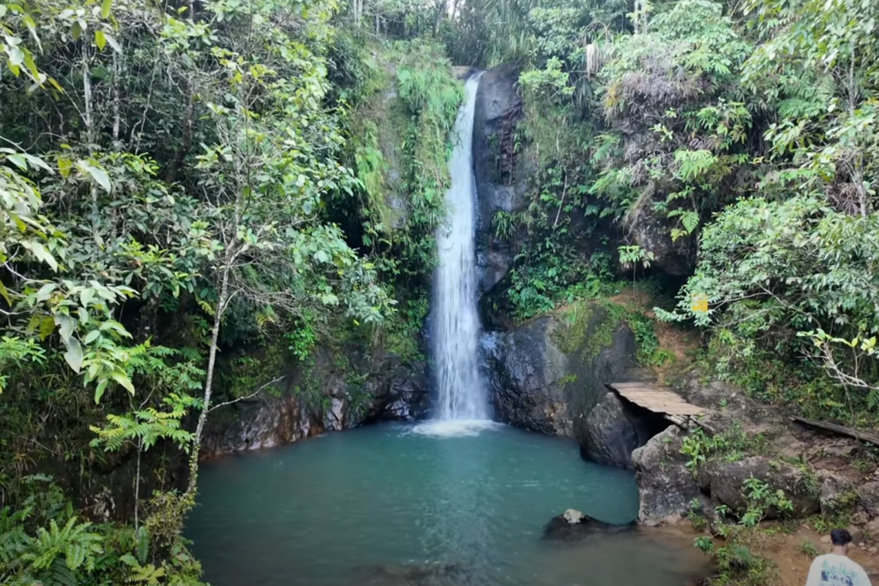 labuan Bajo Waterfall